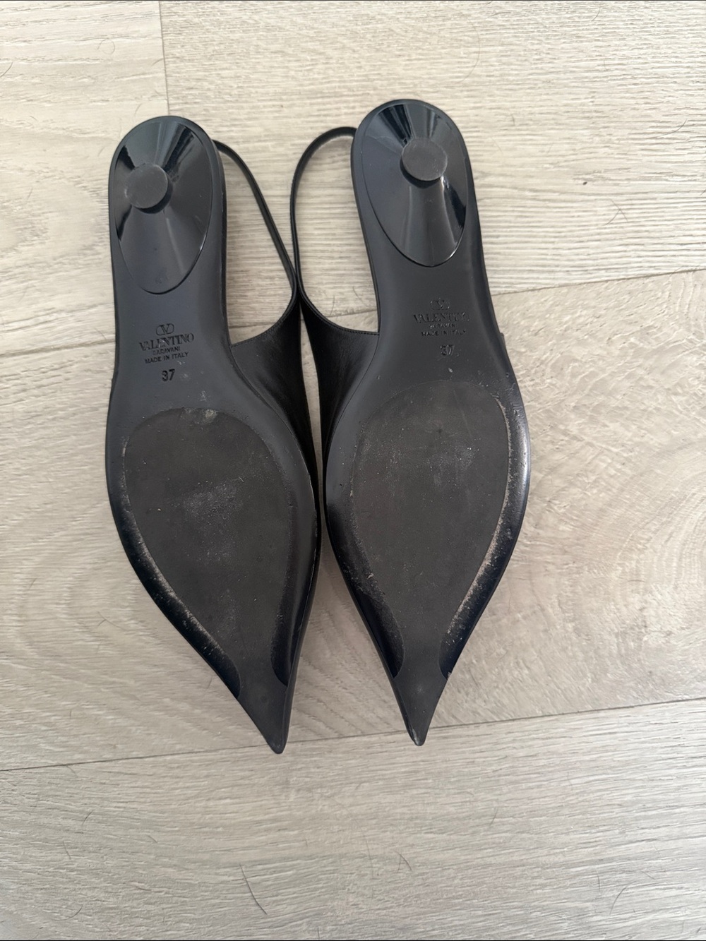 Valentino Garavani Black Leather Pointed Slingback Flats with Gold Logo Accent - Picture 2 of 2